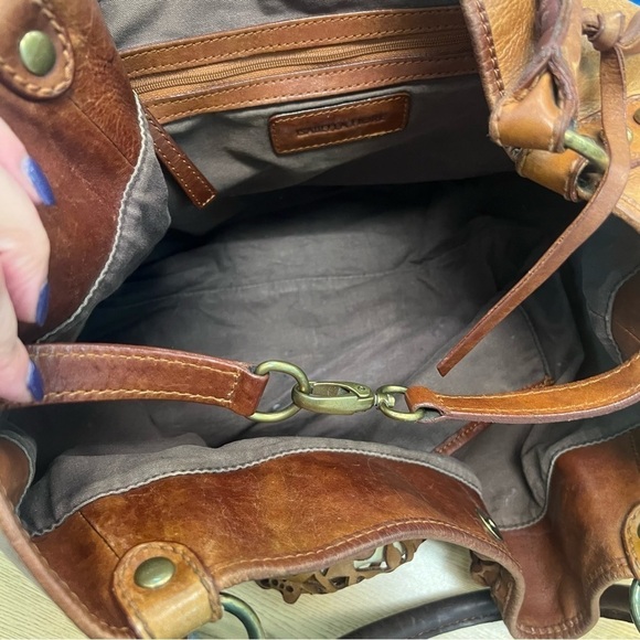 Isabella Fiore Italian leather carry all tote bag - Picture 6 of 15